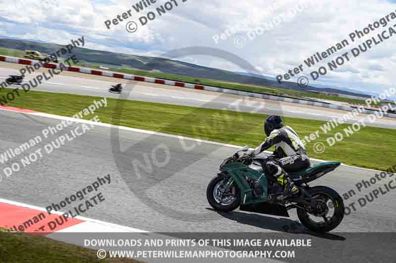 cadwell no limits trackday;cadwell park;cadwell park photographs;cadwell trackday photographs;enduro digital images;event digital images;eventdigitalimages;navarra;no limits trackdays;peter wileman photography;racing digital images;trackday digital images;trackday photos